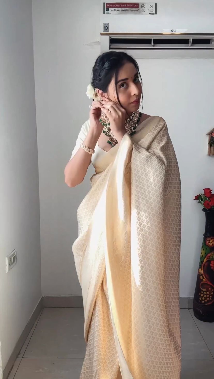 Off White Color Ready To Wear Jacquard Saree